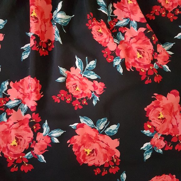 Forever 21 Black/Red Floral Off-Shoulder Top - S - Picture 6 of 11